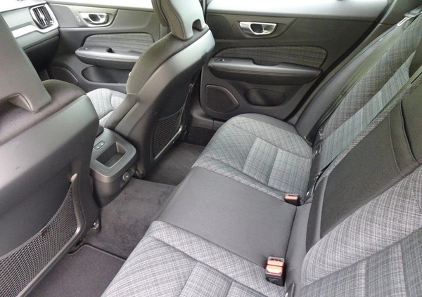 Volvo V60 cena 189900 przebieg: 10000, rok produkcji 2023 z Wisła małe 191